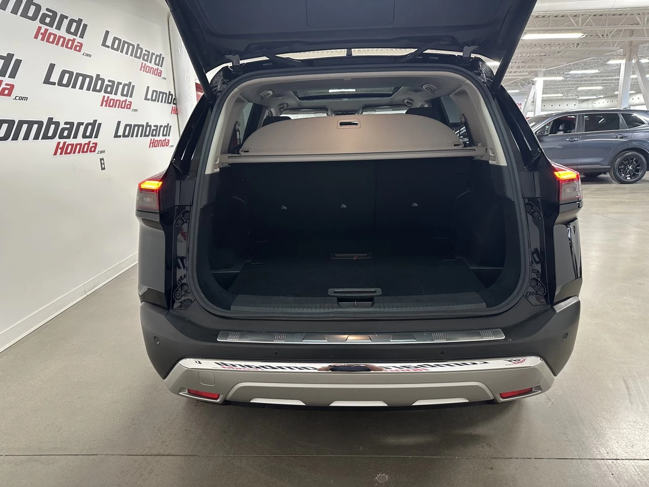 2022 Nissan Rogue Platinum Main Image