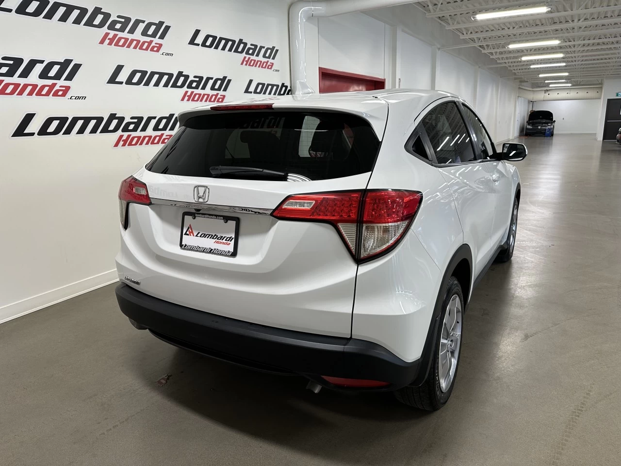 2020 Honda HR-V LX https://www.lombardihonda.com/resize/b990ff35b810a3abc0cc817b2ca24889-1