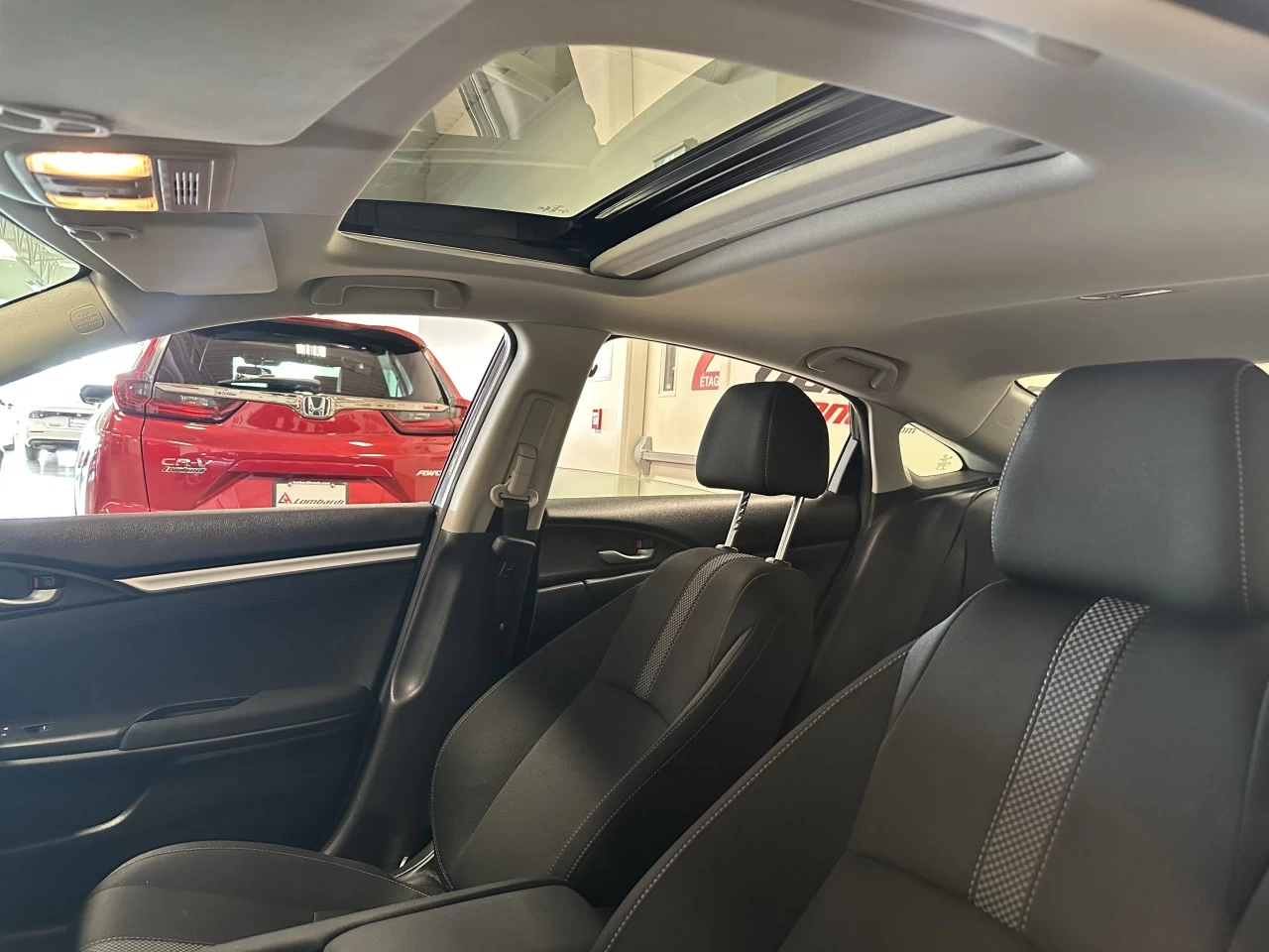 2020 Honda Civic
                                                    EX Image principale