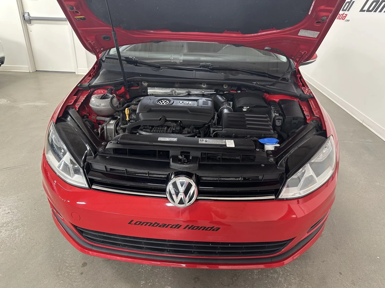 2017 Volkswagen Golf Trendline/Comfortline/Highline Main Image