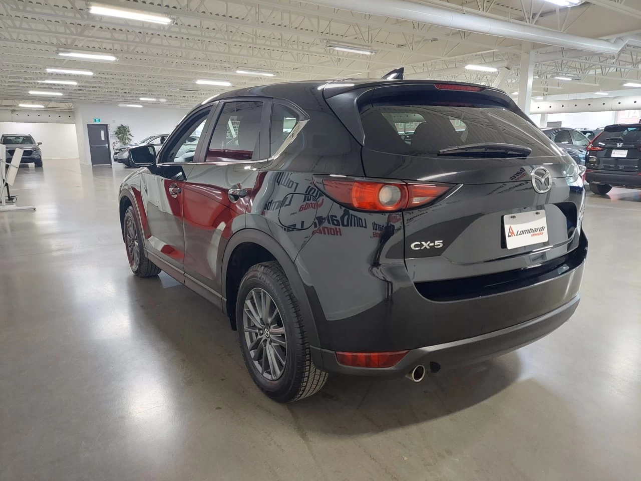 2021 Mazda CX-5
                                                    GX Image principale
