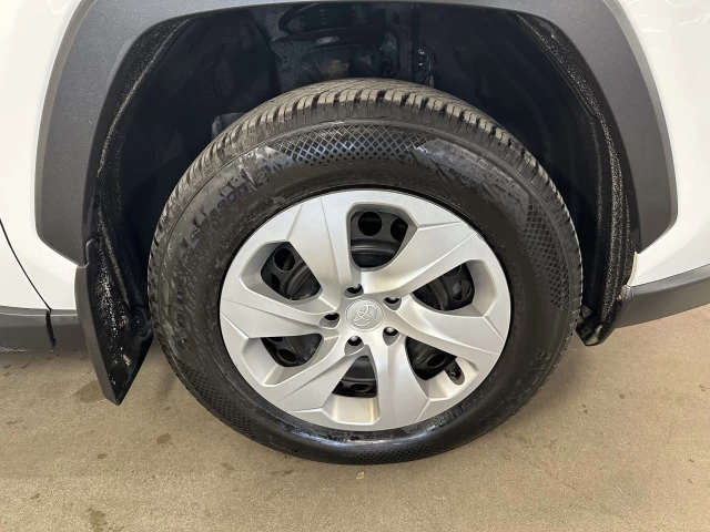 Toyota RAV4 LE 2022