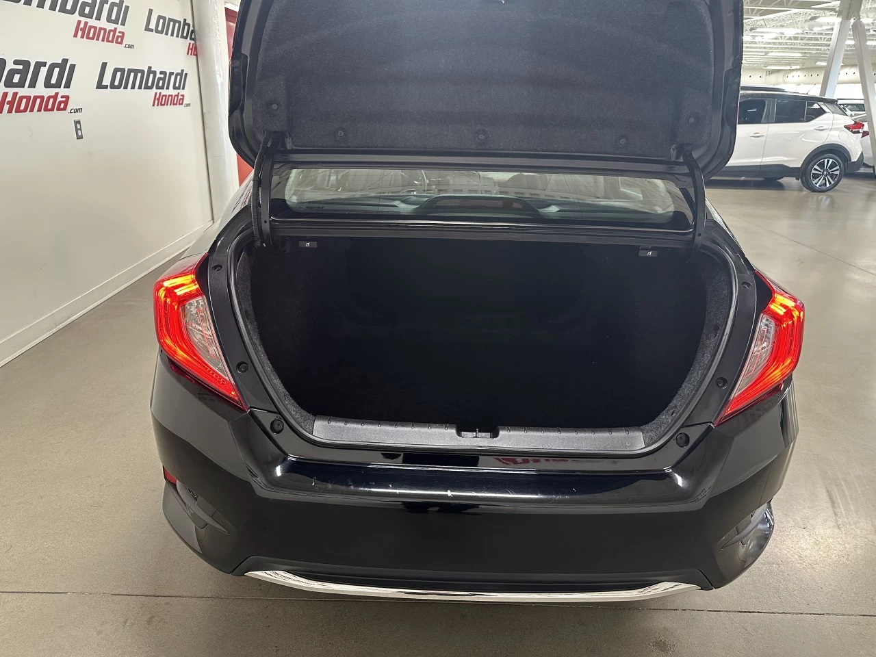 2019 Honda Civic LX Image principale