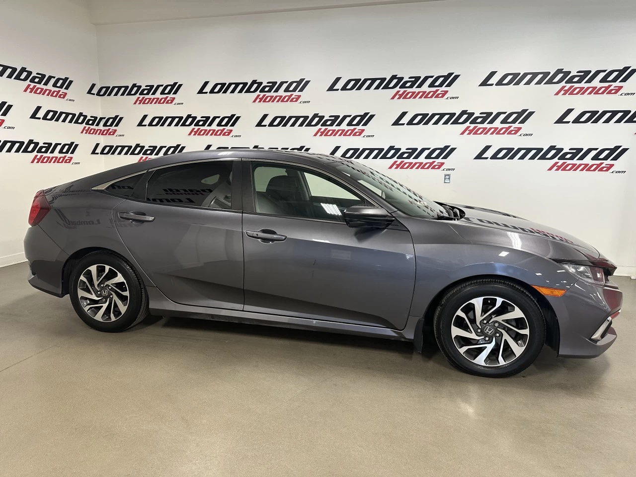 2020 Honda Civic
                                                    EX Image principale