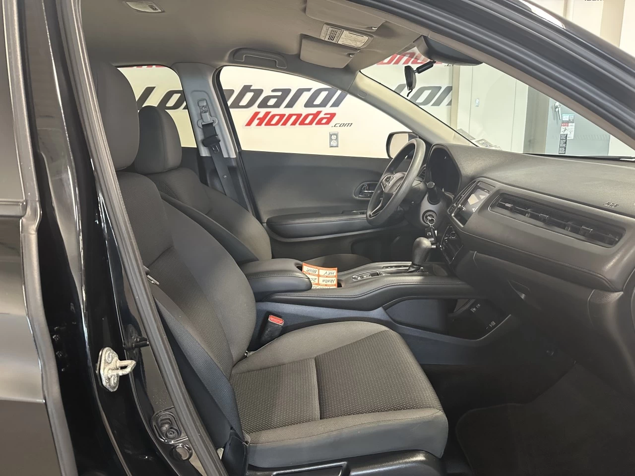 2019 Honda HR-V
                                                    LX Image principale