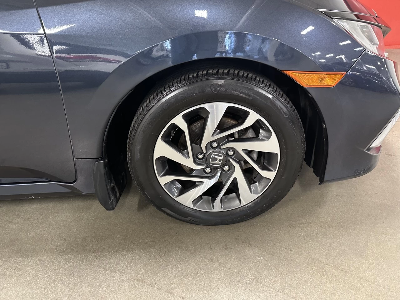 2019 Honda Civic EX Main Image