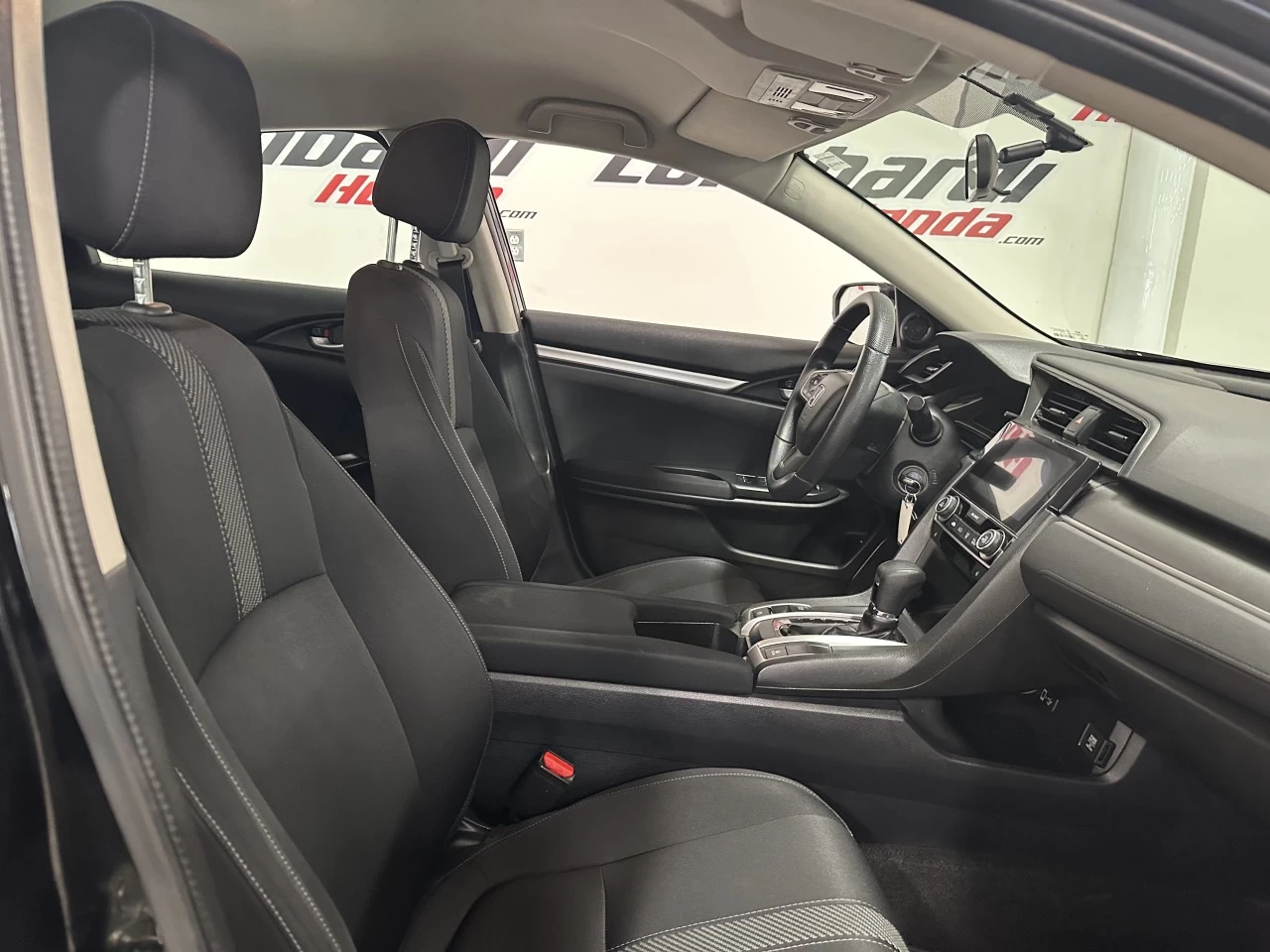 2016 Honda Civic LX Image principale