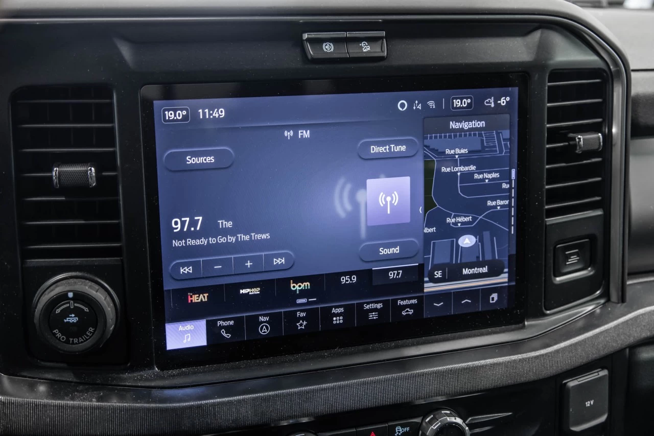 2025 Ford F-250 Platinum Main Image