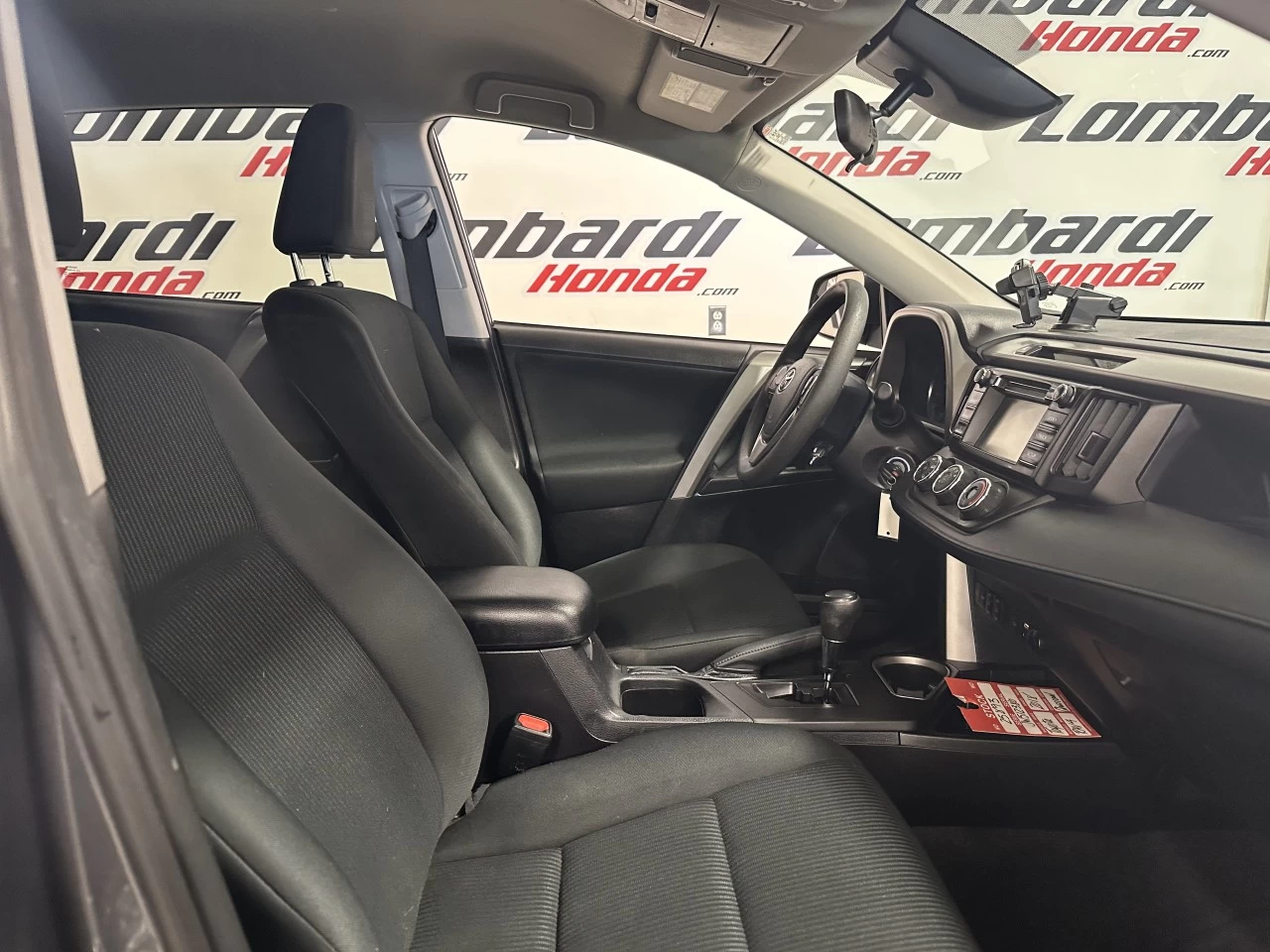 2018 Toyota RAV4
                                                    LE Main Image