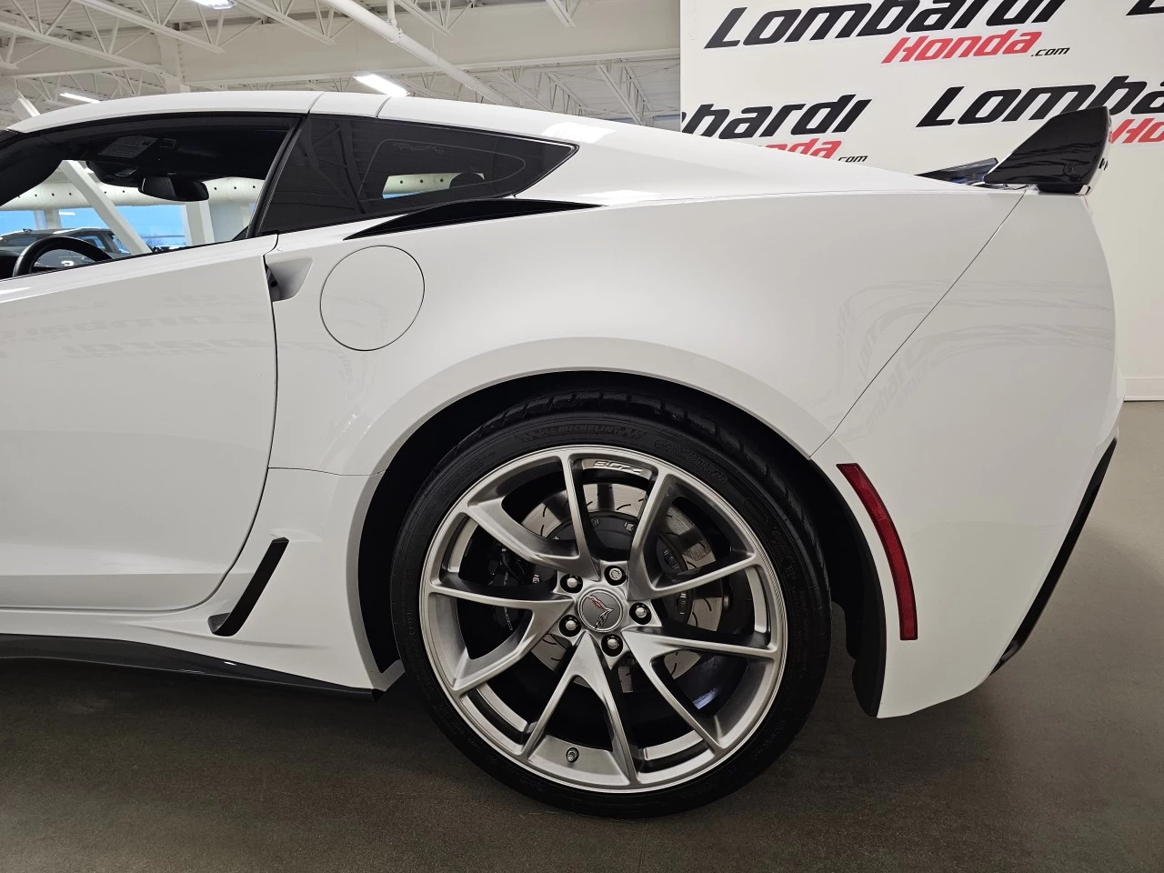 2019 Chevrolet Corvette Z06 3LZ https://www.lombardihonda.com/resize/b990ff35b810a3abc0cc817b2ca24889-1