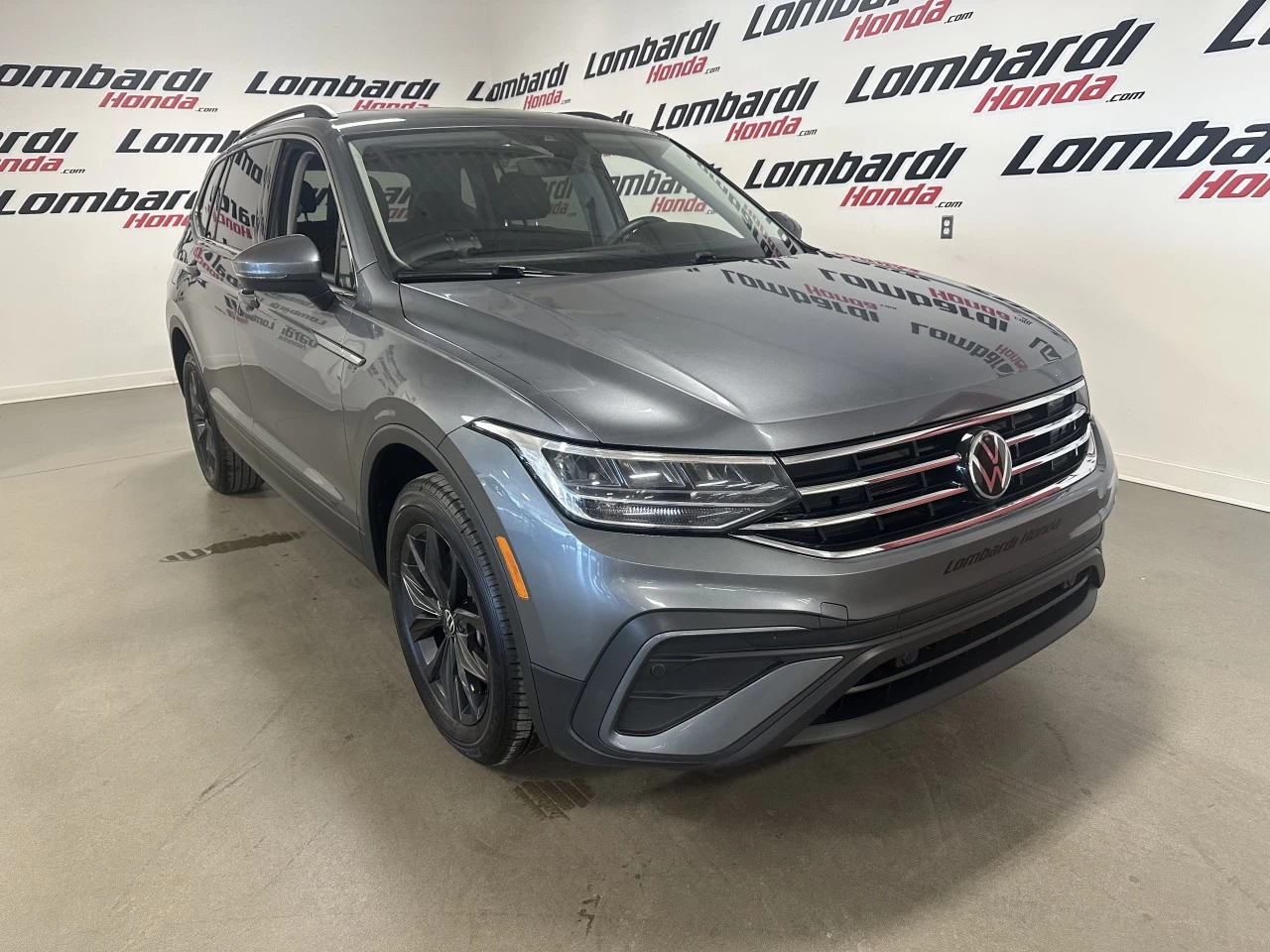 2024 Volkswagen Tiguan Comfortline https://www.lombardihonda.com/resize/b990ff35b810a3abc0cc817b2ca24889-1