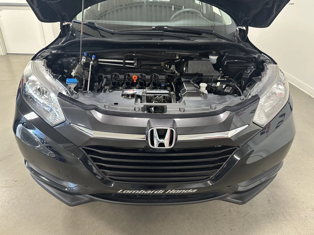 2016 Honda HR-V
                                                    LX Main Image