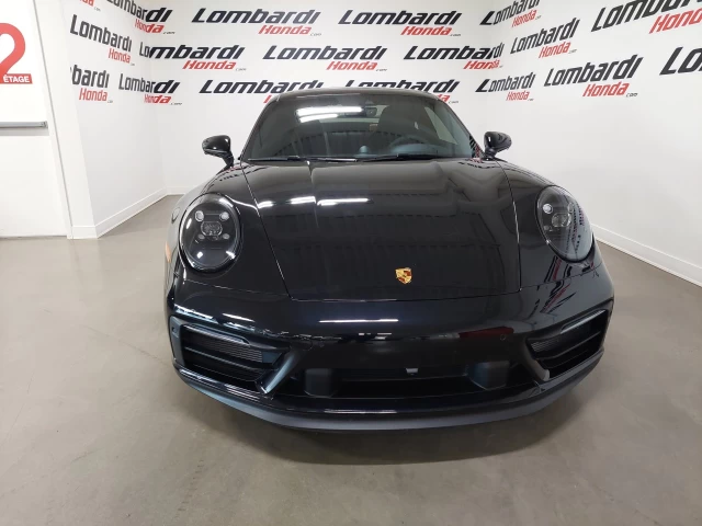 Porsche 911 CARRERA 4 GTS 2024
