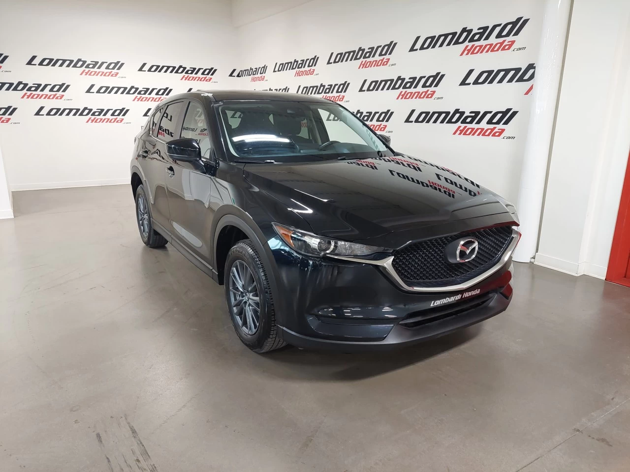2021 Mazda CX-5
                                                    GX Image principale