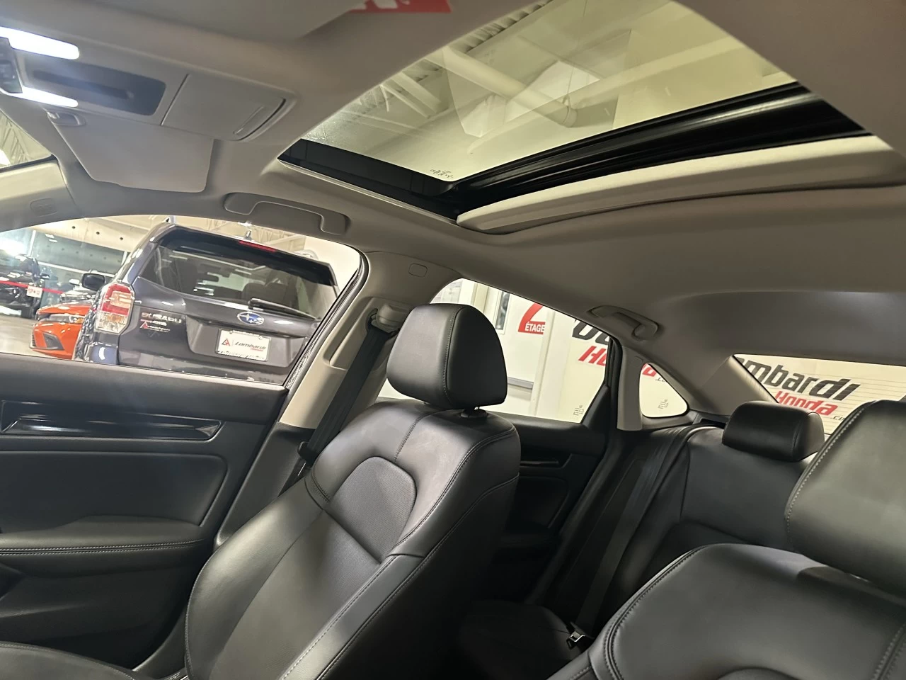 2022 Honda Civic Touring Main Image