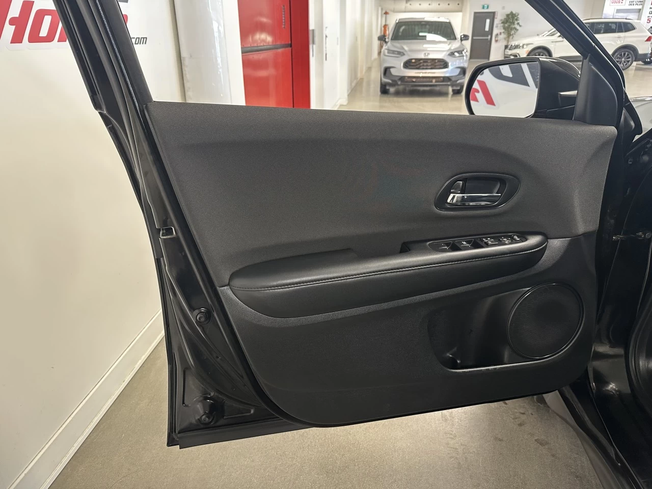 2022 Honda HR-V LX Main Image