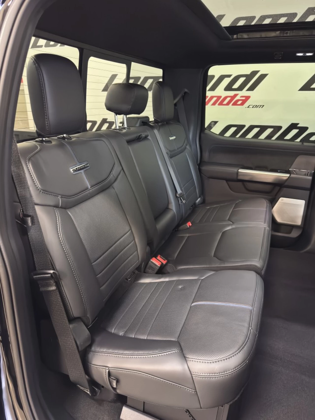 2025 Ford F-250 Platinum Image principale