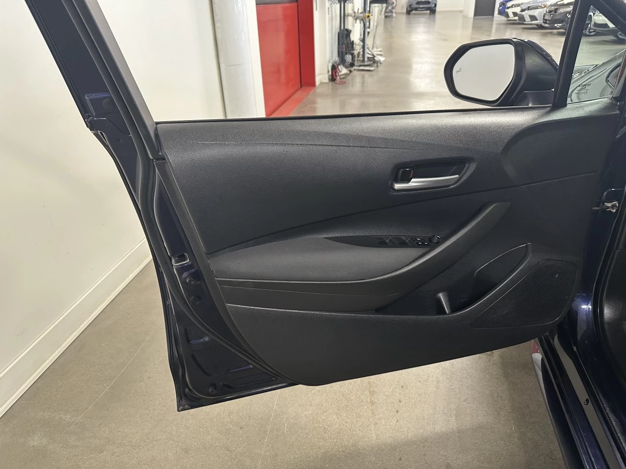 2021 Toyota Corolla
                                                    LE Image principale