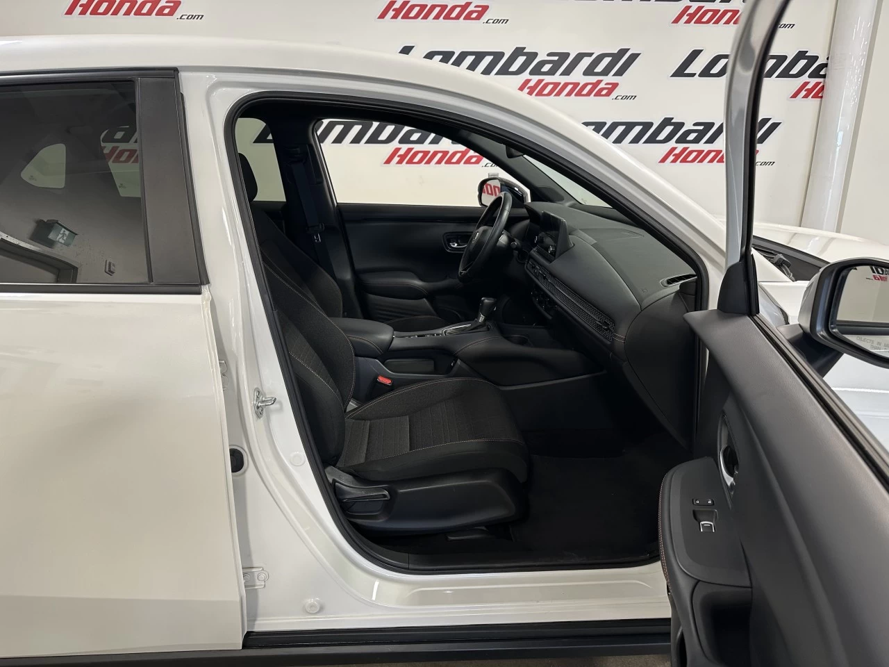 2023 Honda HR-V Sport https://www.lombardihonda.com/resize/b990ff35b810a3abc0cc817b2ca24889-1
