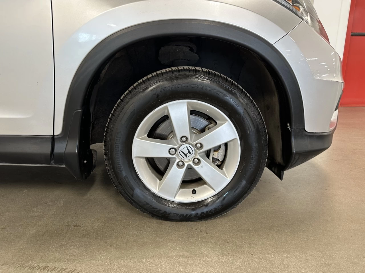 2015 Honda CR-V LX https://www.lombardihonda.com/resize/b990ff35b810a3abc0cc817b2ca24889-1