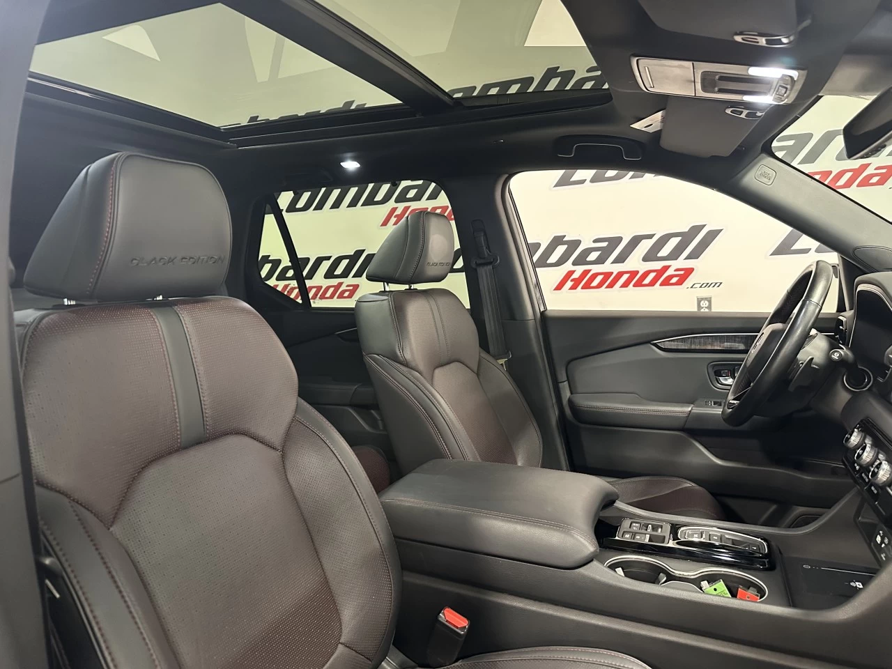 2025 Honda Pilot Black Edition Main Image