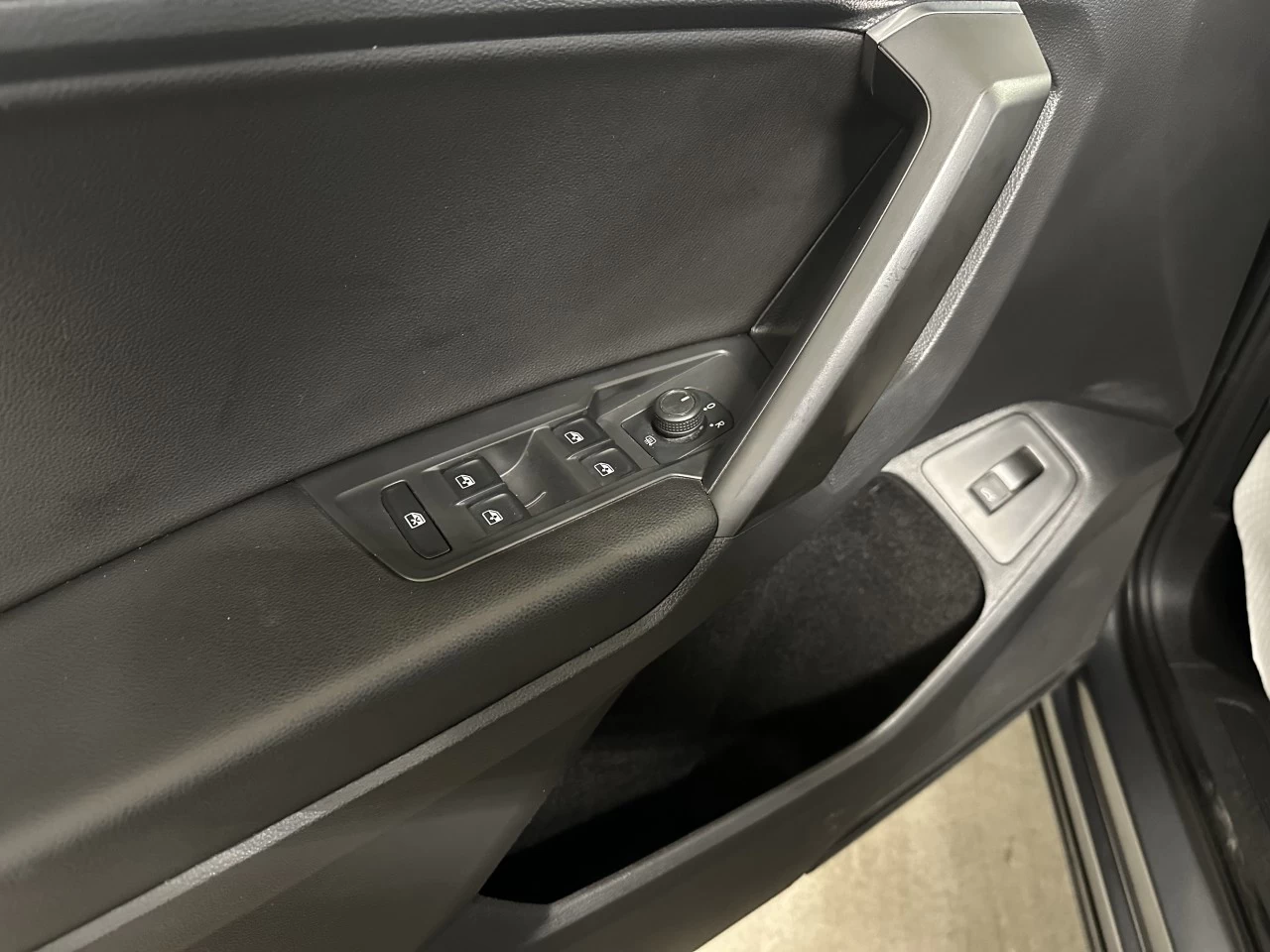 2021 Volkswagen Tiguan Comfortline/United https://www.lombardihonda.com/resize/b990ff35b810a3abc0cc817b2ca24889-1