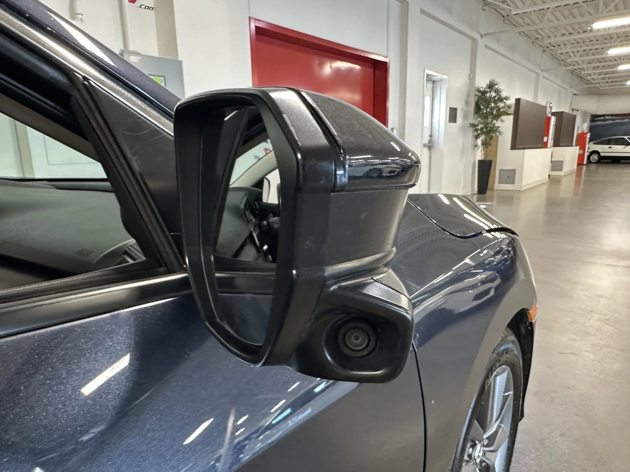 2021 Honda Civic
                                                    EX Main Image