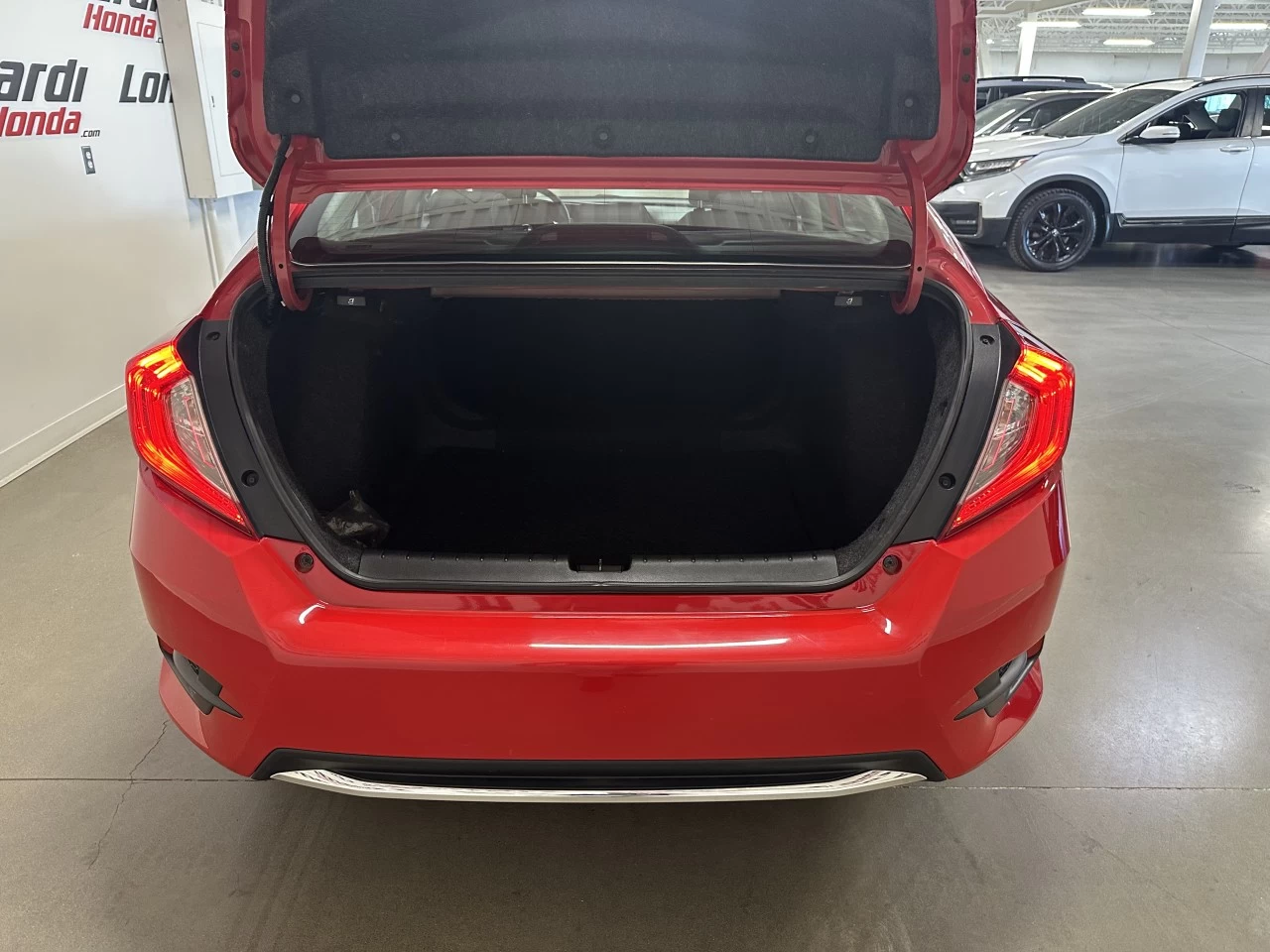 2021 Honda Civic
                                                    LX Image principale