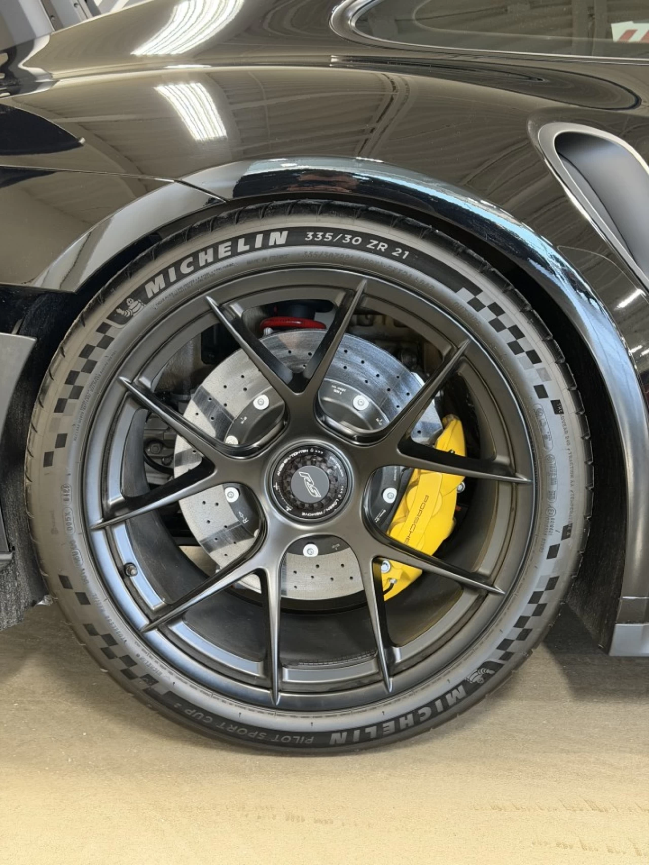 2025 Porsche 911 GT3 RS Main Image