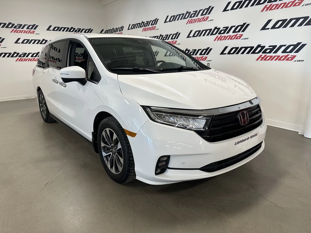 2021 Honda Odyssey EX-L https://www.lombardihonda.com/resize/b990ff35b810a3abc0cc817b2ca24889-1