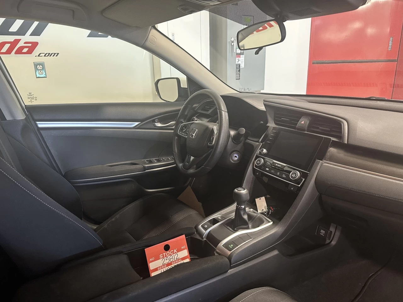 2020 Honda Civic
                                                    LX Image principale
