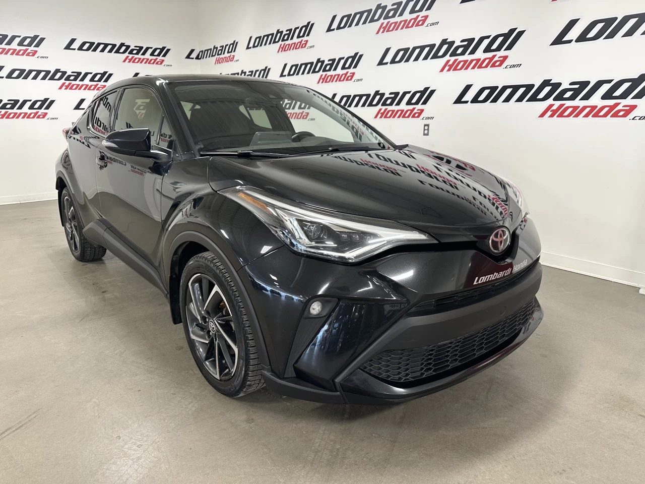 2020 Toyota C-HR XLE Image principale