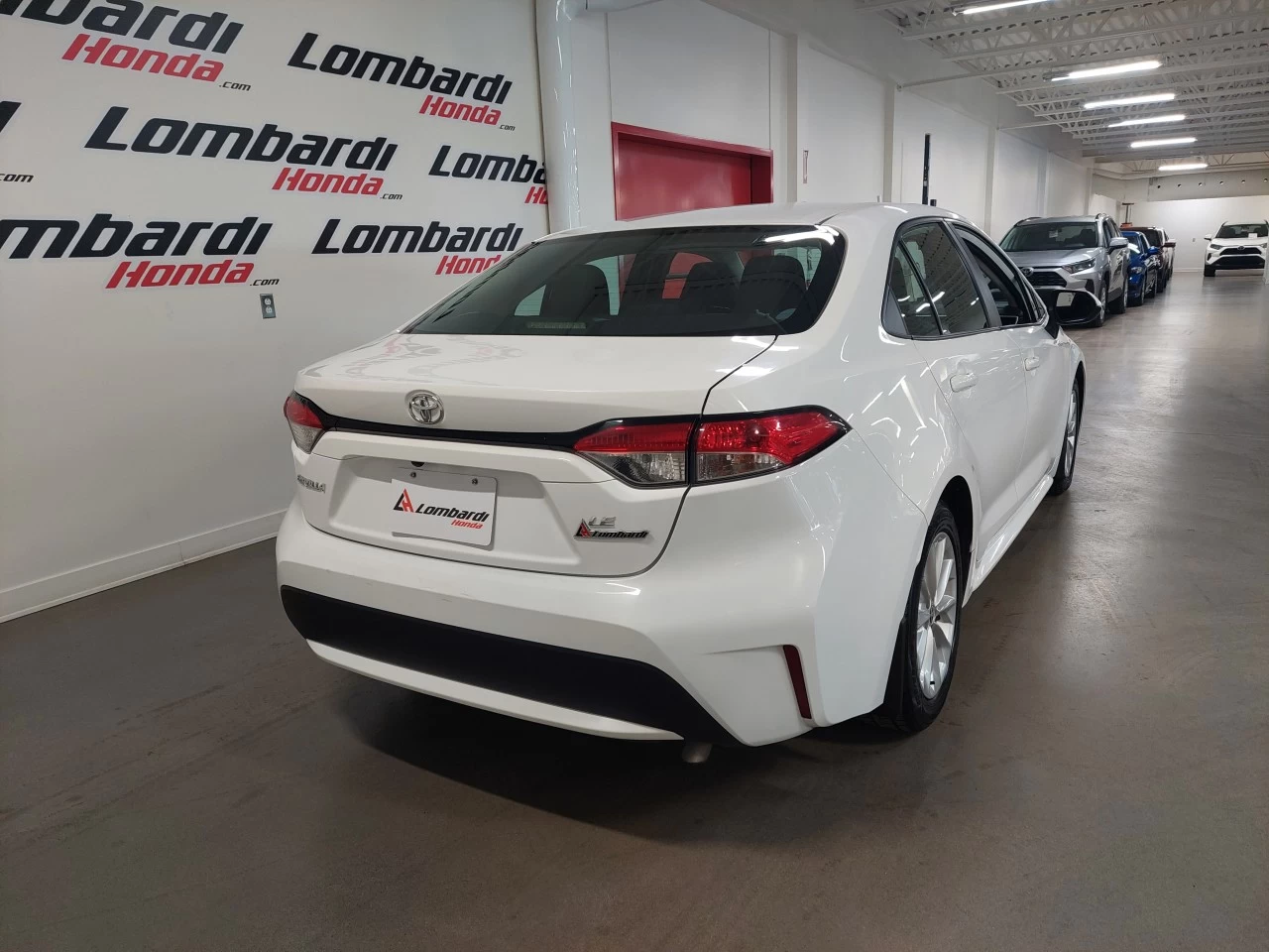 2021 Toyota Corolla
                                                    LE Main Image