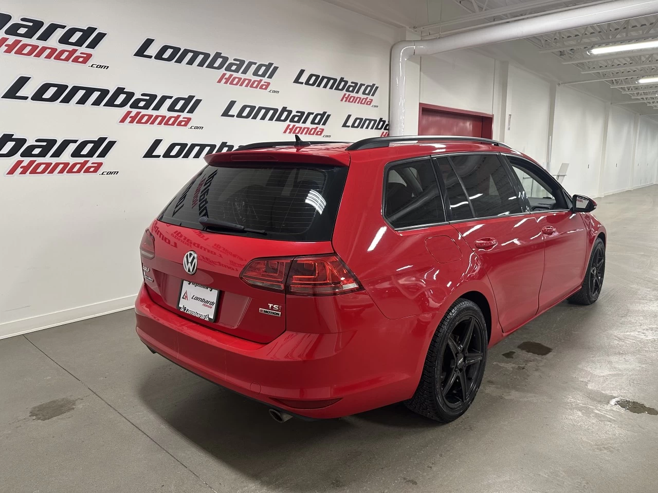 2017 Volkswagen Golf Trendline/Comfortline/Highline Main Image