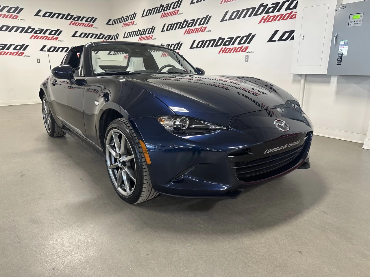 2023 Mazda MX-5 GT Main Image