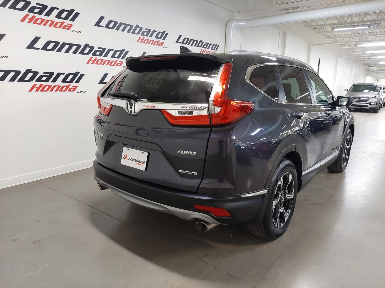 2019 Honda CR-V
                                                    Touring Main Image