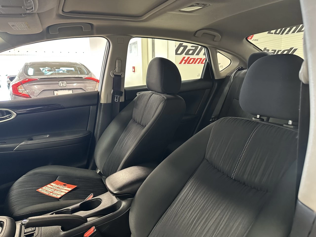 2018 Nissan Sentra
                                                    SV Image principale