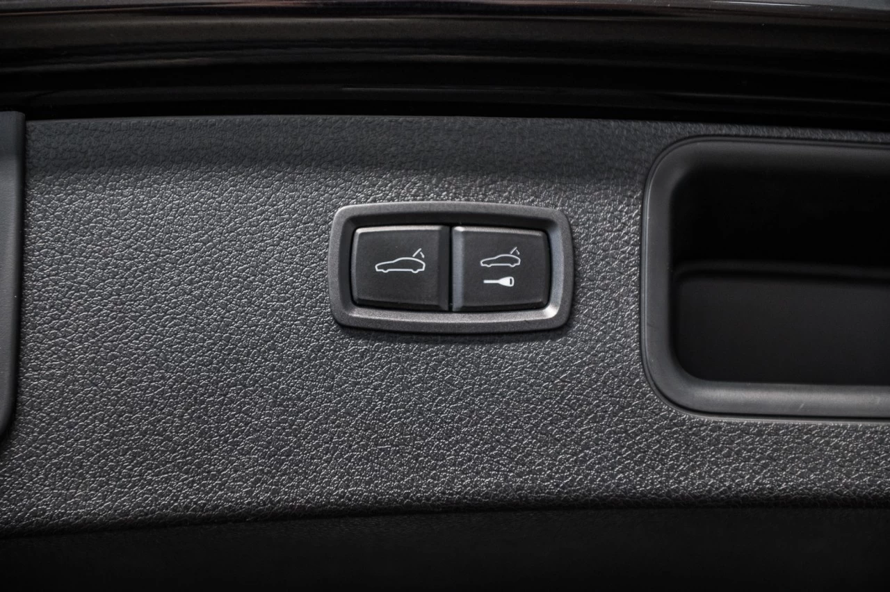 2024 Porsche Macan GTS https://www.lombardihonda.com/resize/b990ff35b810a3abc0cc817b2ca24889-1
