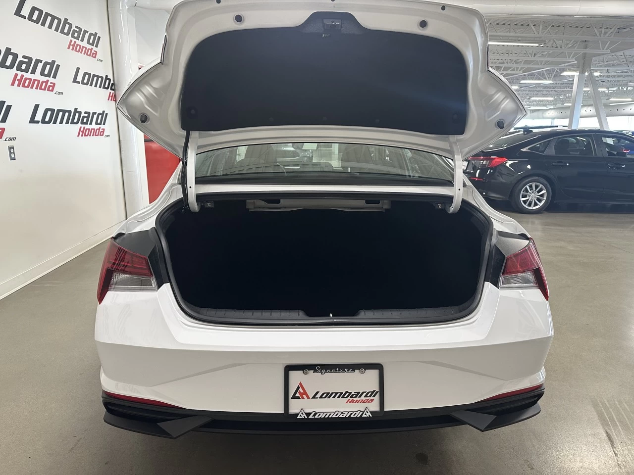 2022 Hyundai Elantra
                                                    Preferred Image principale