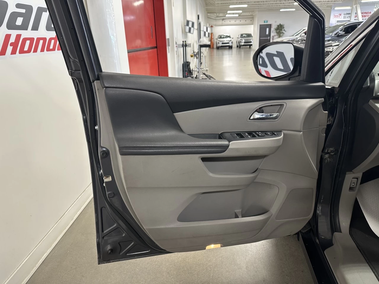 2016 Honda Odyssey EX https://www.lombardihonda.com/resize/b990ff35b810a3abc0cc817b2ca24889-1