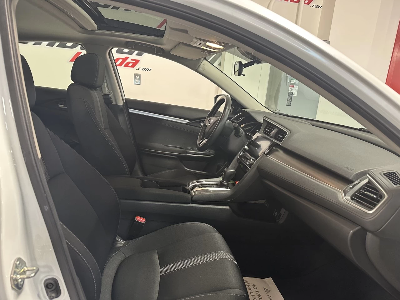 2020 Honda Civic EX Main Image