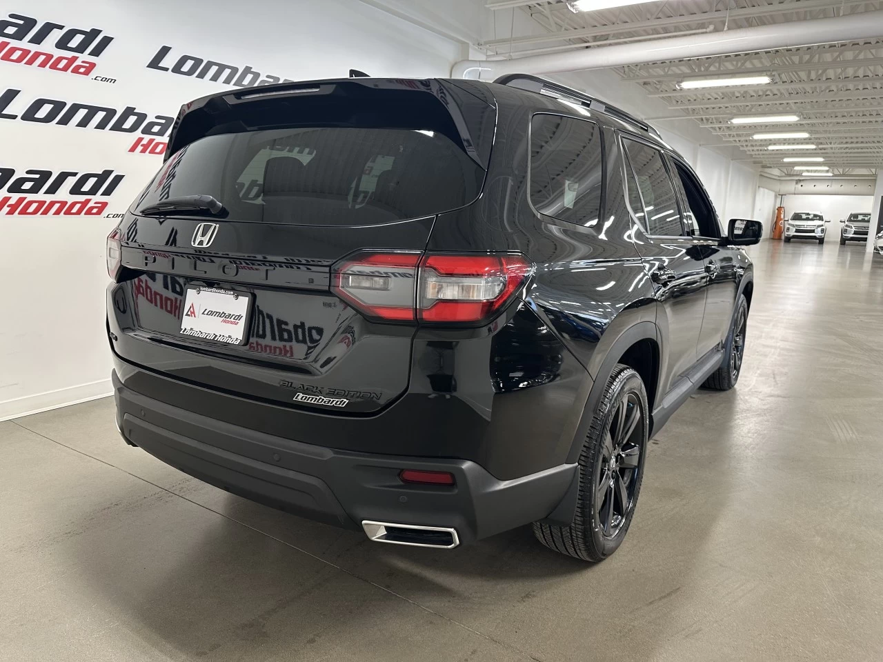 2023 Honda Pilot
                                                    Black Edition Main Image