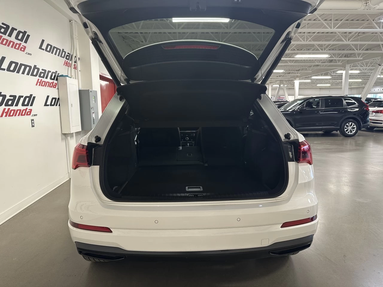 2022 Audi Q3 Komfort Main Image