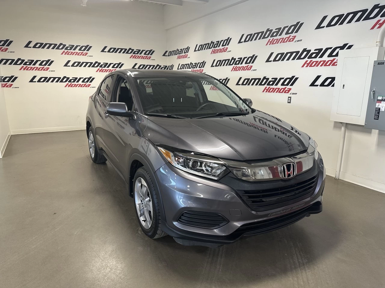 2021 Honda HR-V LX https://www.lombardihonda.com/resize/b990ff35b810a3abc0cc817b2ca24889-1
