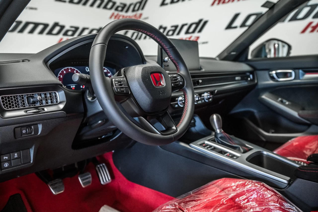 2025 Honda Civic Type R https://www.lombardihonda.com/resize/b990ff35b810a3abc0cc817b2ca24889-1