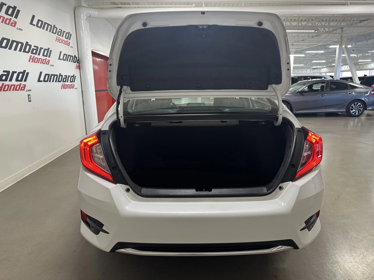 2021 Honda Civic EX https://www.lombardihonda.com/resize/b990ff35b810a3abc0cc817b2ca24889-1