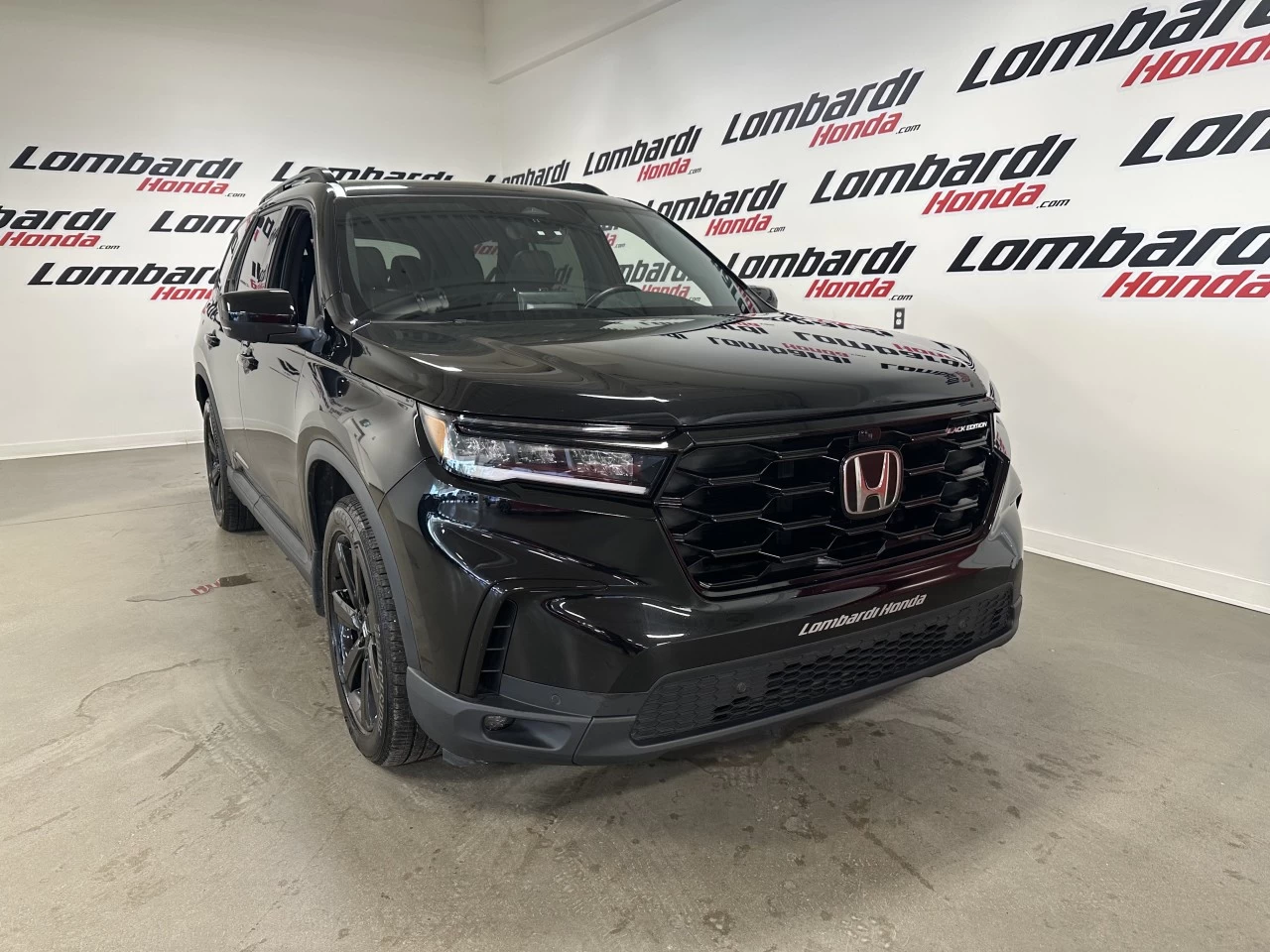 2025 Honda Pilot Black Edition Main Image