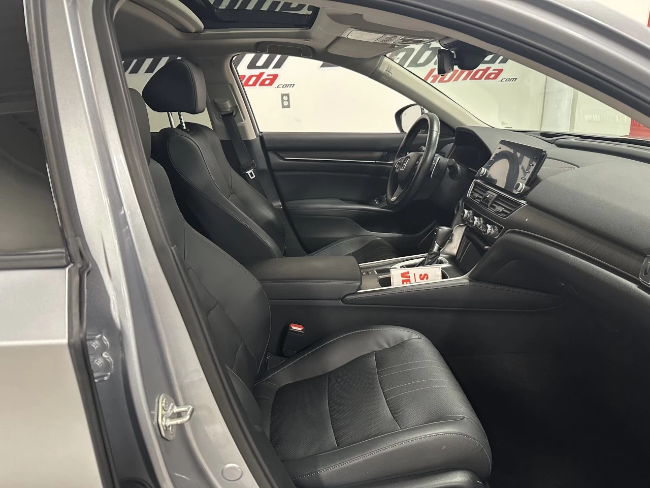 2018 Honda Accord
                                                    Touring Image principale