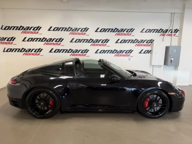 Porsche 911 4 GTS 2024