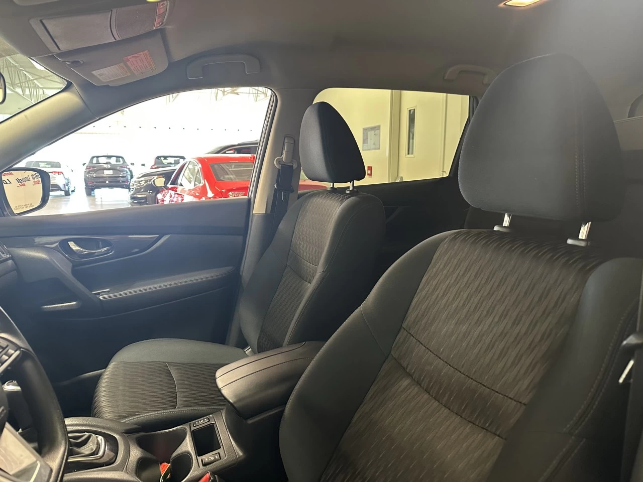 2018 Nissan Rogue SV Image principale